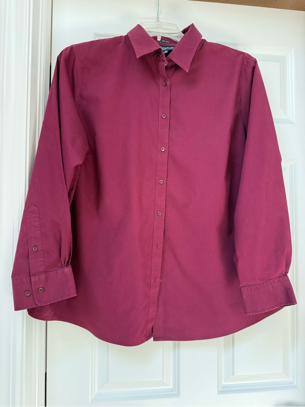 Jones New York Easy-Care button-up shirt in a classic burgundy/plum shade sz 2X